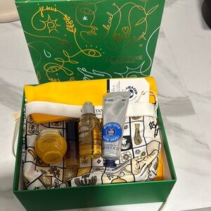 L'Occitane Gift Set with Skincare and Pouch
